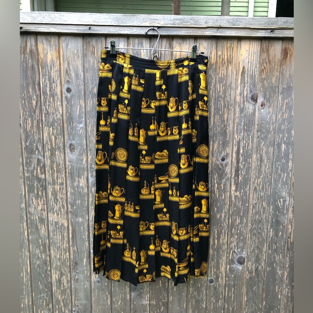 Sambucari silk vase skirt